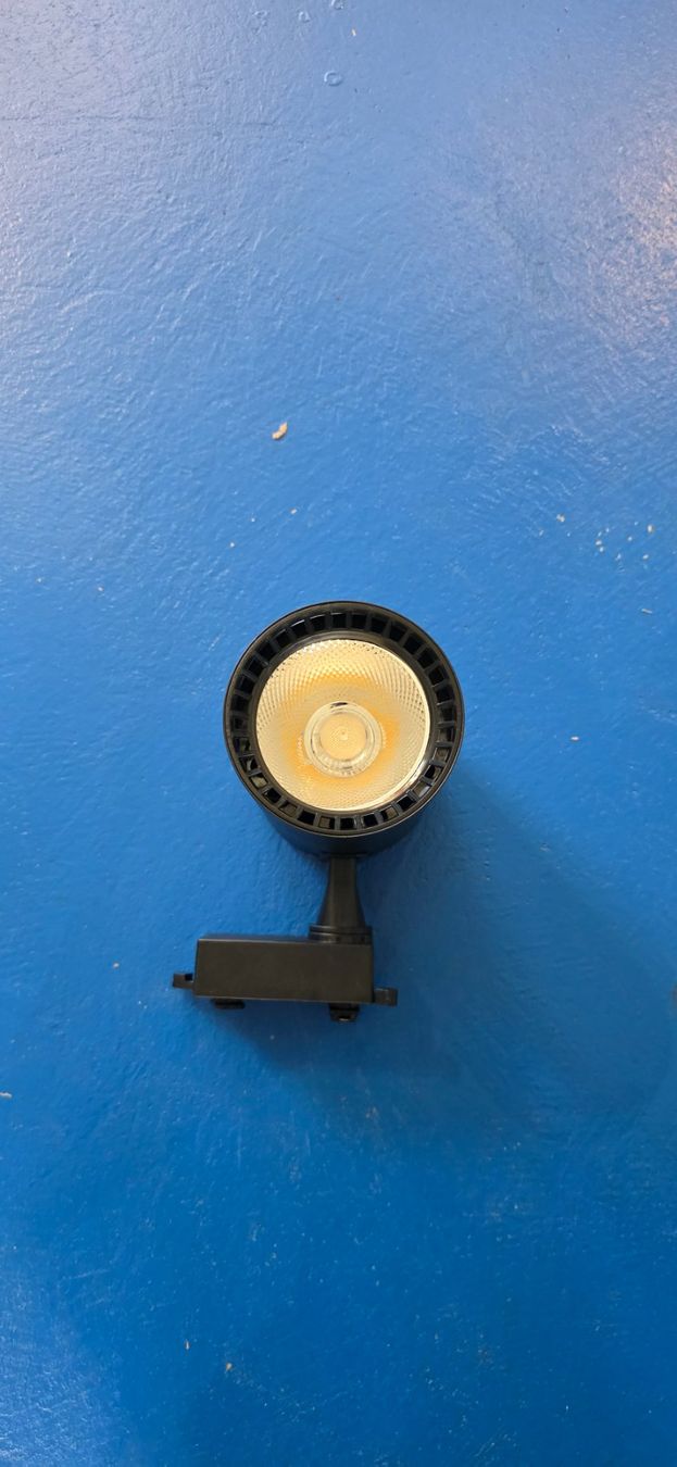 Lustres & lampes de plafonds: LED Schienenstrahler Set 40W – Neuf avec emballage d'origine à Oetwil am See par AutoSolar 2