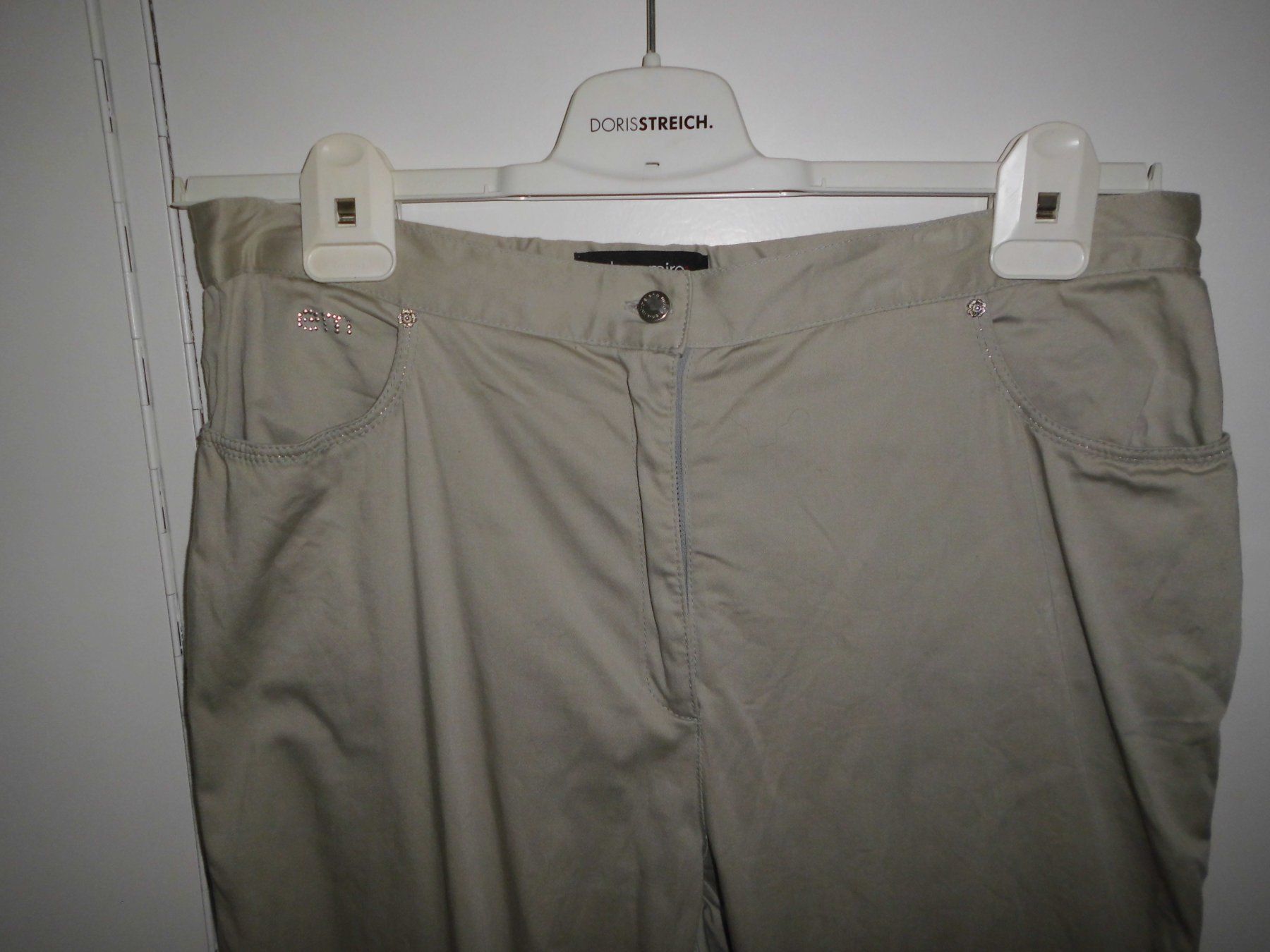 Pantaloni: Pantalon gris en coton T. 44 – Usato da Marin-Epagnier venduto da Madja 1