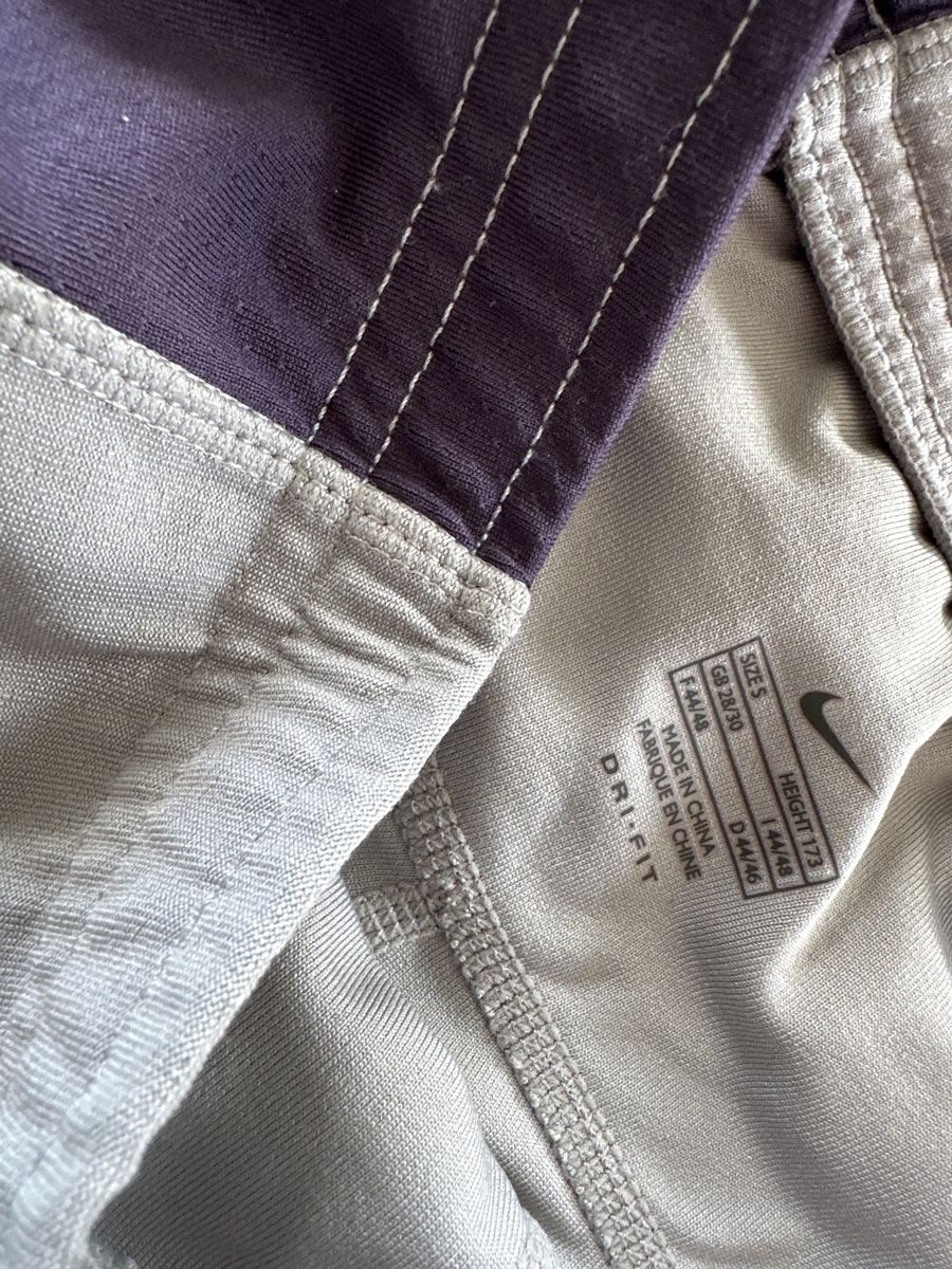 Nike Leggings: Leggings Nike Dri-FIT gris/violet, taille S – Usato da Blonay venduto da Simba1094 2