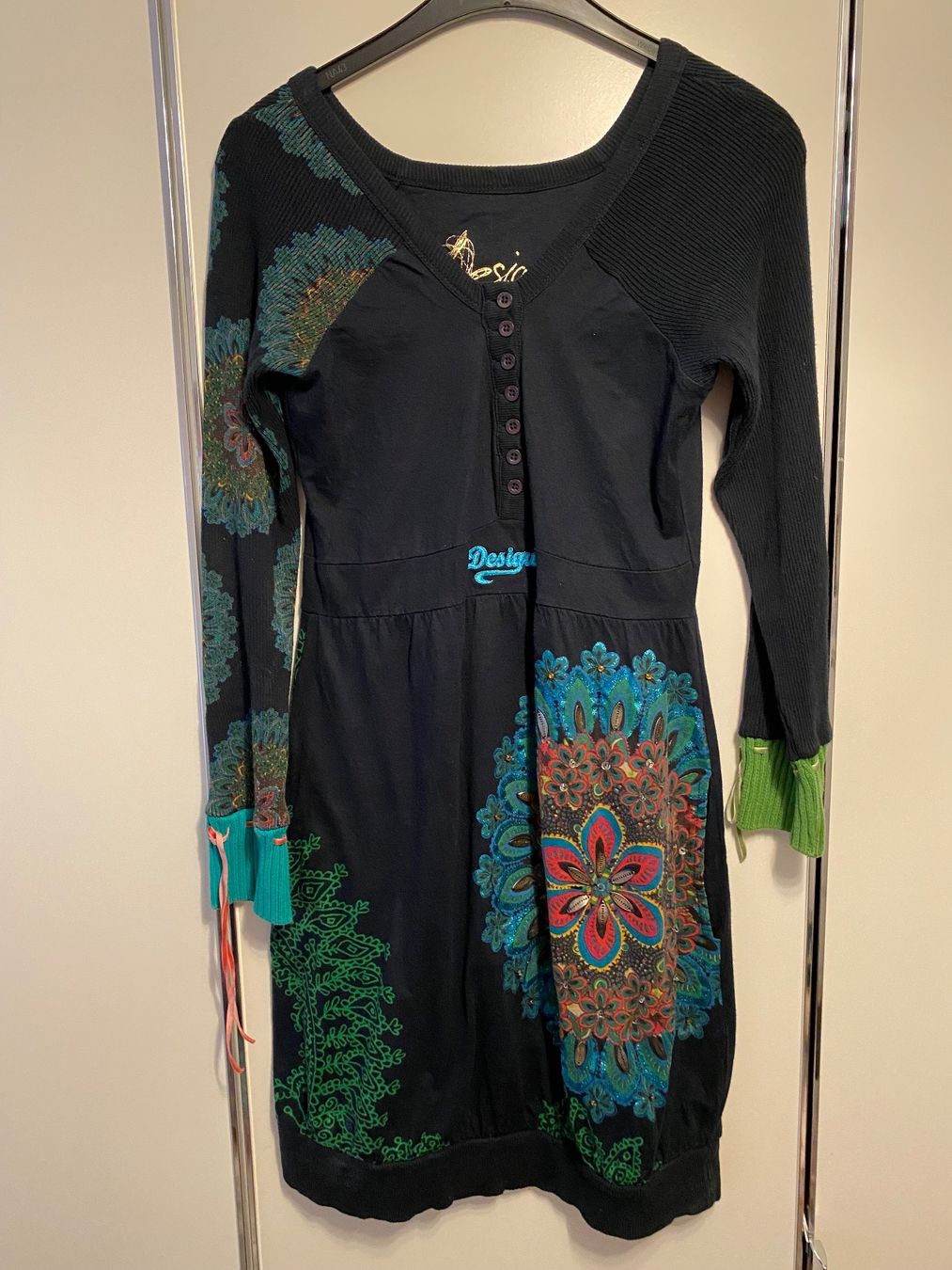 Desigual Vestiti: Damenkleid Desigual gr.M – Usato da Pfungen venduto da Sheki56