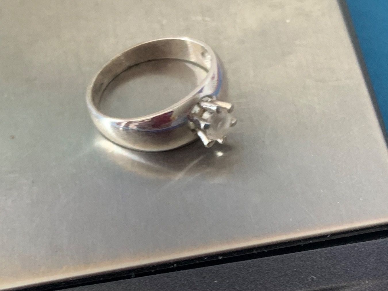 Anelli: Silberring bauchige glitzerzarge(56) – Usato da Dittingen venduto da Bellevista 9
