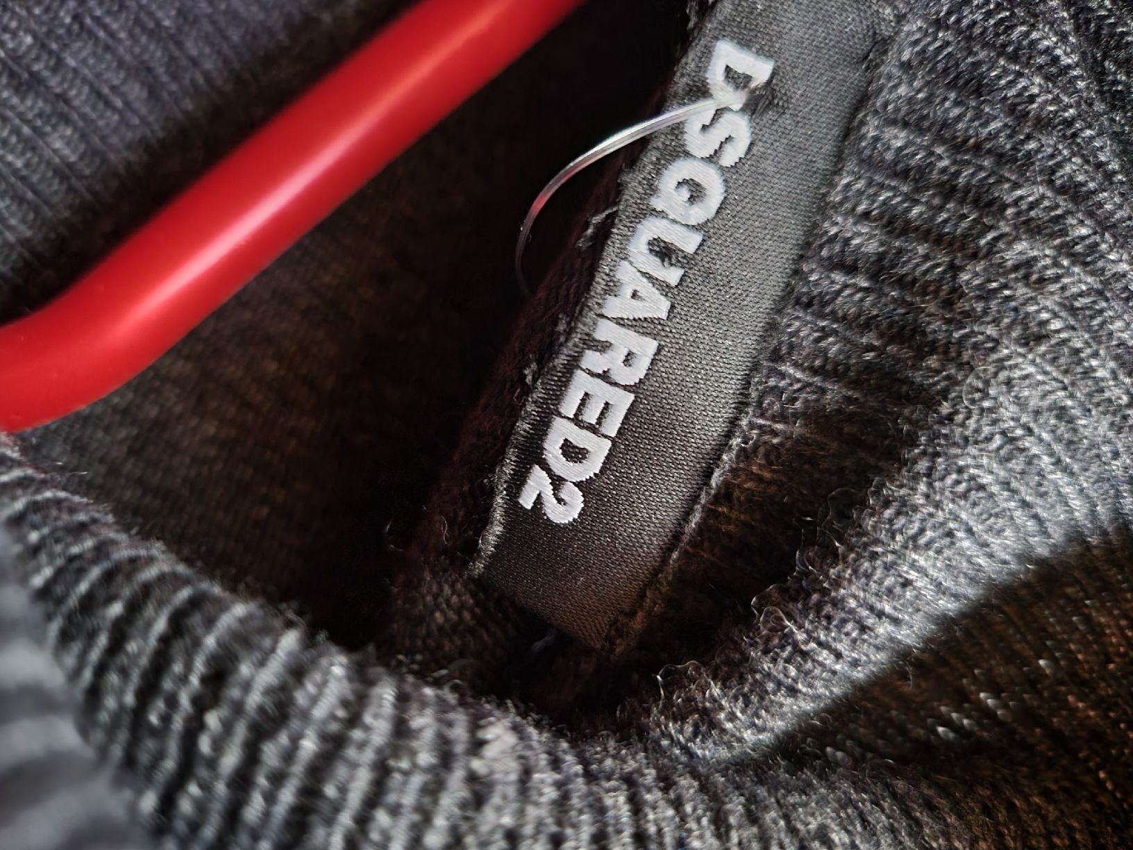Dsquared2 Maglioni & Felpe: Pull Dsquared2 Gris, Taille garçon 10 ansLaine/Cachemire – Usato da Niedergösgen venduto da Eva2410 4