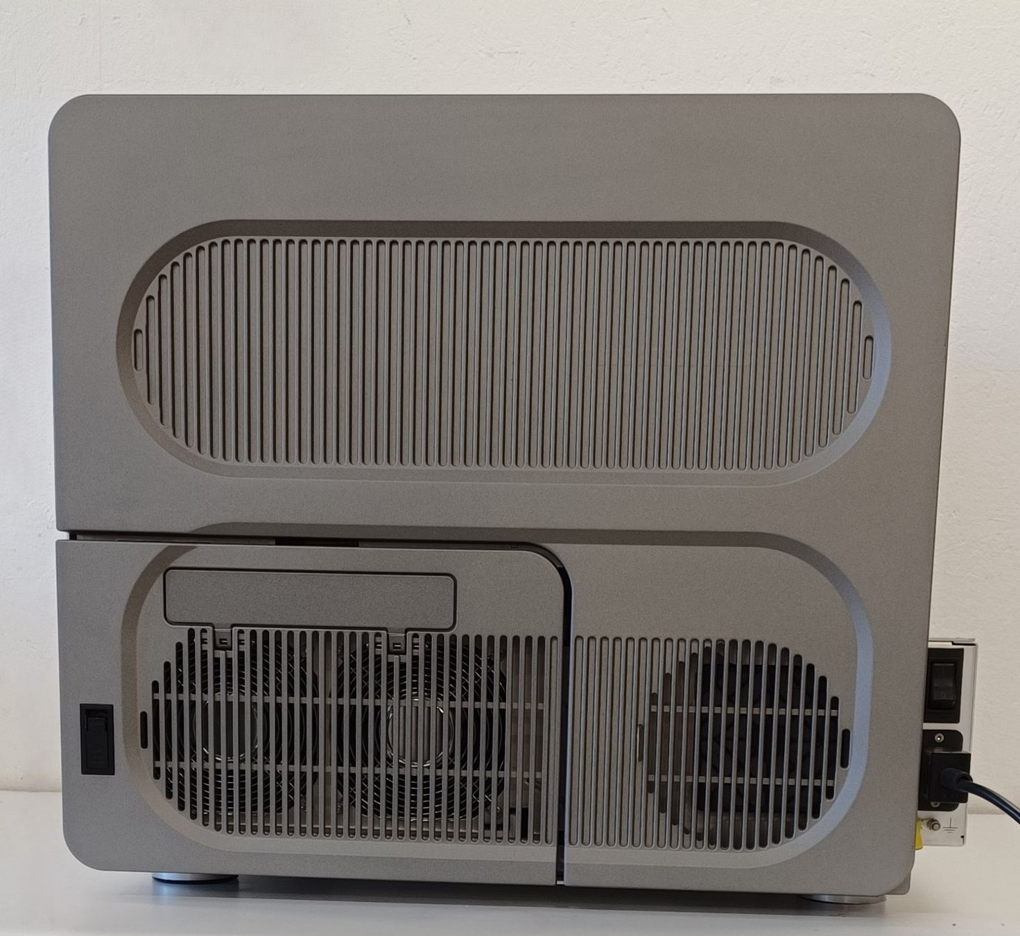 Accessori da laboratorio: Roche LightCycler 480 II /384 – Usato da Niederdorf venduto da LeptonAG_Labor 1