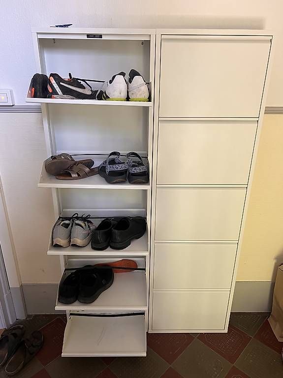 Schränke: Schuhschrank Metall – Gebraucht aus Bern von tit_9y7n