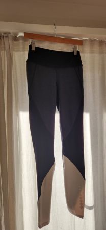 Sportliche Damen Leggings Grösse S - Top Zustand!