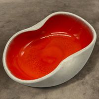 Vide poche KÉRAMOS Sévres en céramique d'art émaillé rouge