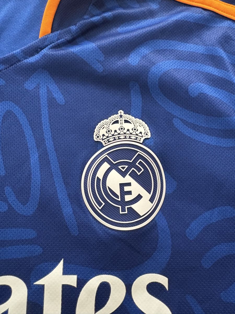 Real Madrid Maillots de corps & Pantalons: Real Madrid Trikot 21/22 – D'occasion à Domat/Ems par tim_lq6b 1