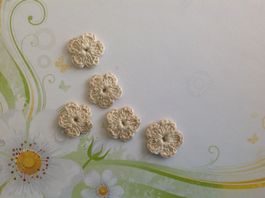 5 Stück Blumen gehäkelt 892