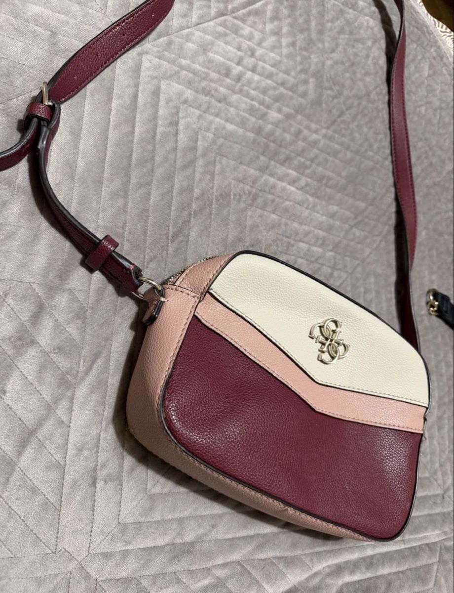 Guess Sonstige Kleidung & Accessoires: 4 Sacs à main – Gebraucht aus Petit-Lancy von vje_q7qb 4