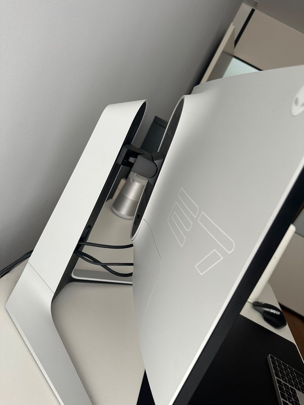 Alienware Monitore: Alienware Monitor 27" – Neu (gemäss Beschreibung) aus Liestal von  6