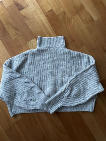 Grauer cropped Strickpullover Gr. S