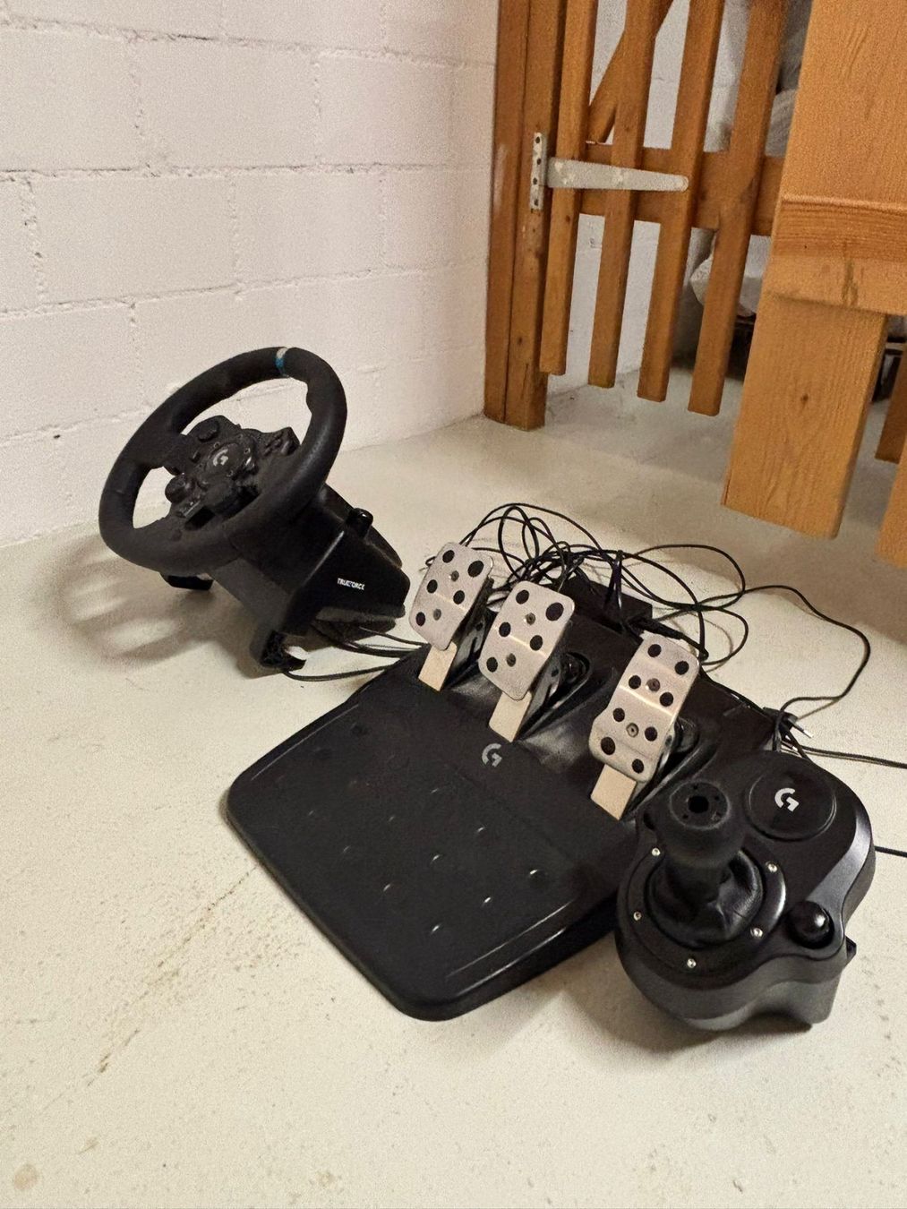Logitech Controller: Logitech G29 Driving Force + Schalthebel + 3-Pedal-Set | PS5 – Usato da Höri venduto da mar_5jcn 1