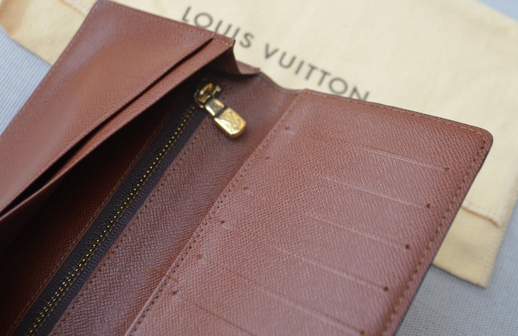 Louis Vuitton Portafogli: Louis Vuitton Brazza Wallet Portefeuille – Usato da Collonges venduto da Auganien 5