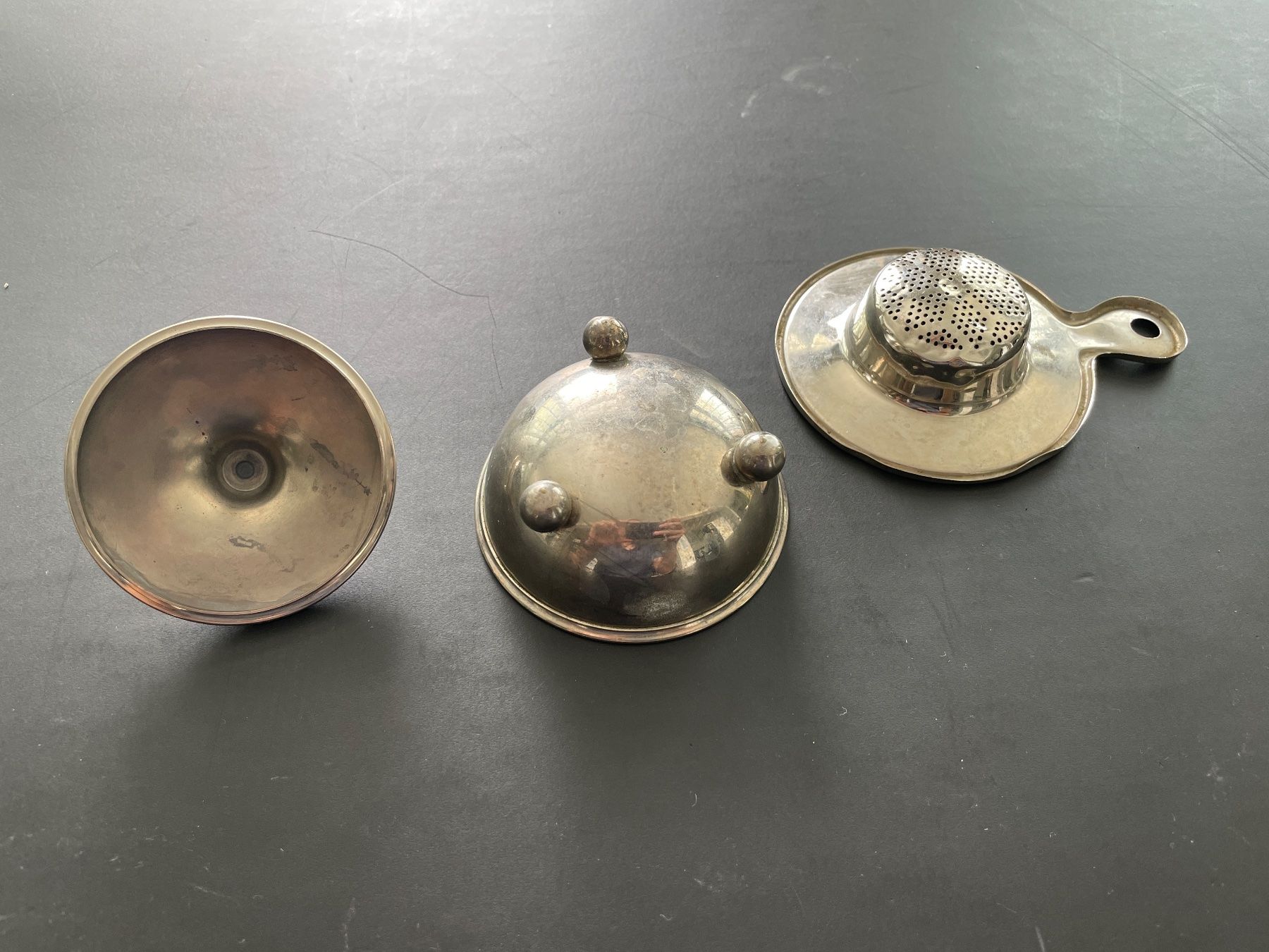 Küchengeräte: Teesieb mit Abtropfschale und Deckel – Gebraucht aus Zürich von Grandpas 3