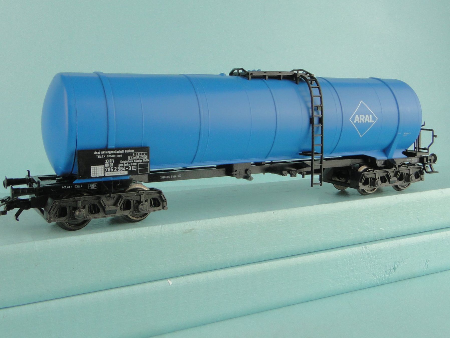 Märklin Modelleisenbahnen: Märklin 4752 ARAL Tankwagen – Gebraucht aus Bülach von cann11 2