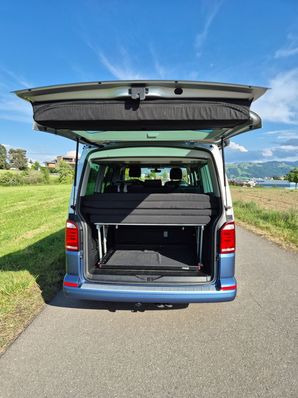 VW Véhicules de camping: VW T6 California Beach – D'occasion à Steinhausen par CyrillS0102 2