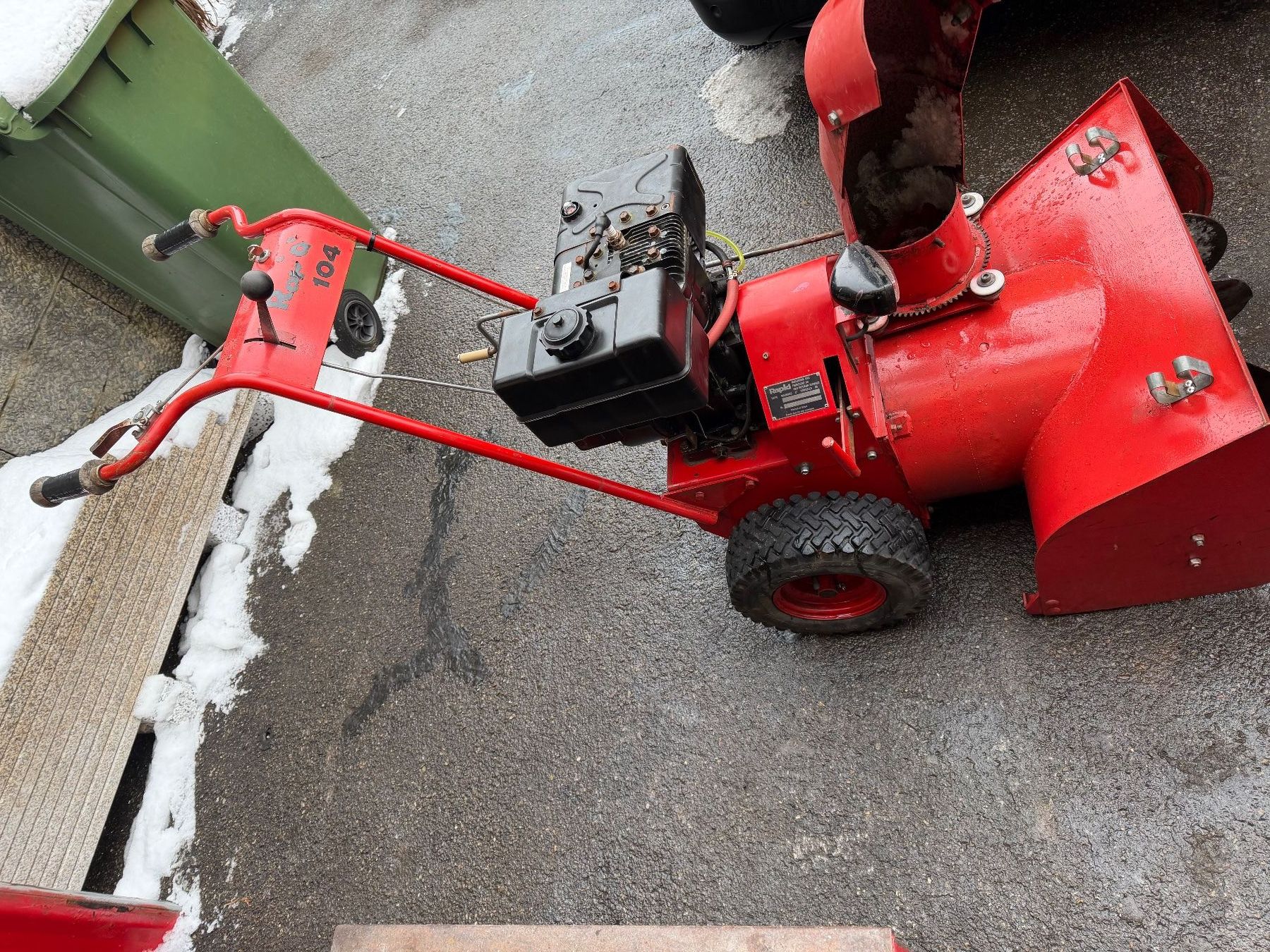 Rapid Tutte le macchine: Rapid Schneefräse 104 – Usato da Uetliburg SG venduto da CostaTools