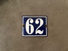 Altes Emailschild Hausnummer 62