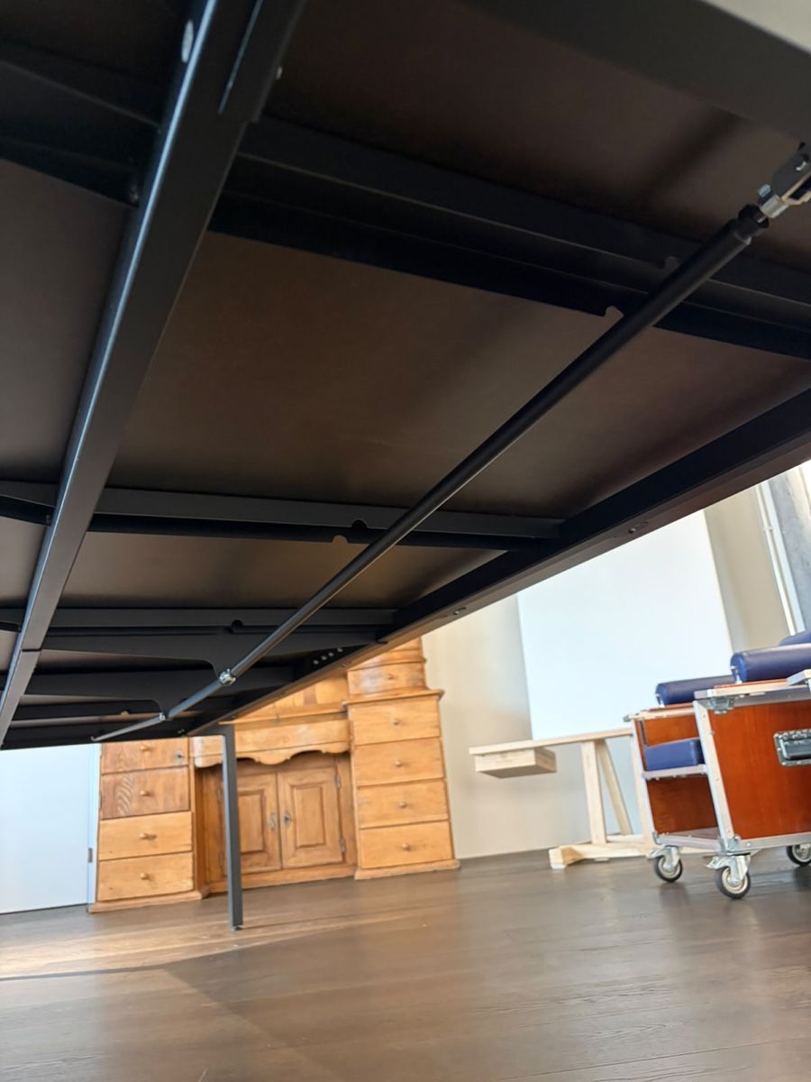Scrivanie: Grosser Schreibtisch 300x100cm – Usato da Mühlau venduto da cnidi68 2
