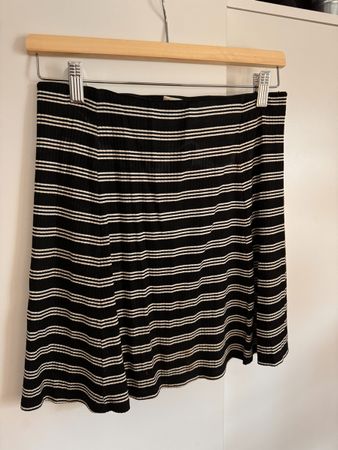 Schwarz-weiss gestreifter Rock 38 24 Colours