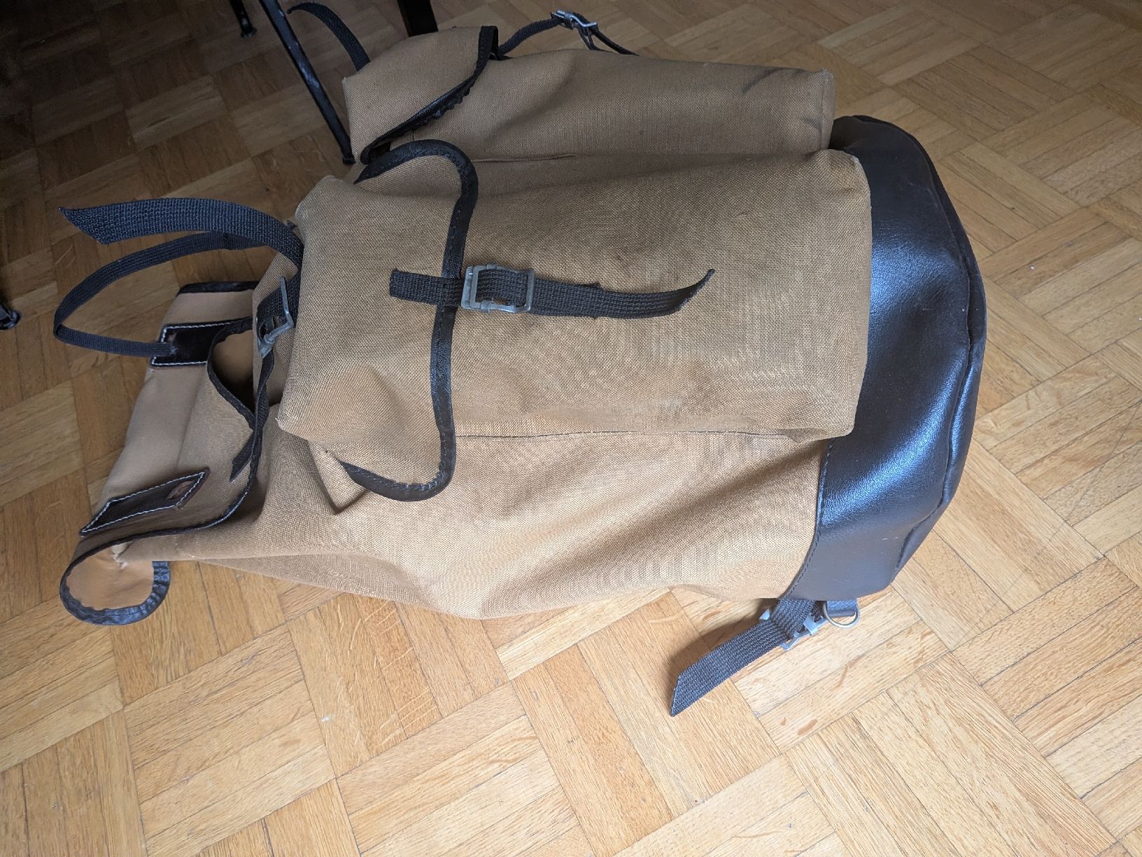 Zaini: Vintage Canvas Rucksack – Usato da zürich venduto da donfebbraio 1