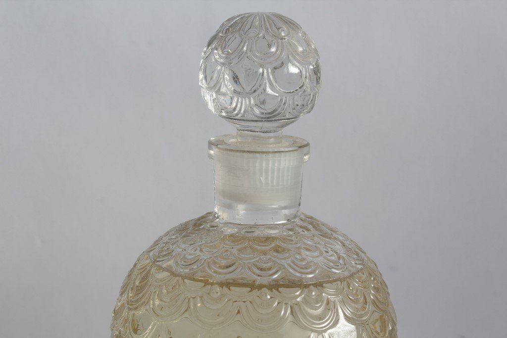 Guerlain Profumi & Eau de Toilette: GUERLAIN Eau de Cologne impériale 1L – Usato da Vandoeuvres venduto da Dom-Tom 2