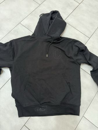 Closed Hoodie schwarz mit Logo Stickerei Grösse M gebraucht