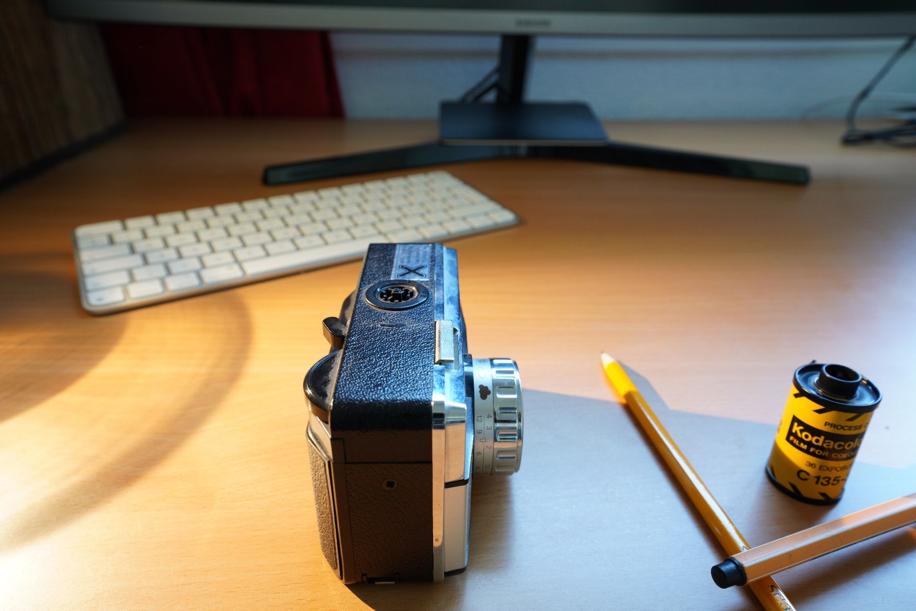 Kodak Fotocamera: Kodak Instamatic + Hülle – Usato da Dagmersellen venduto da sim_zqh8 5