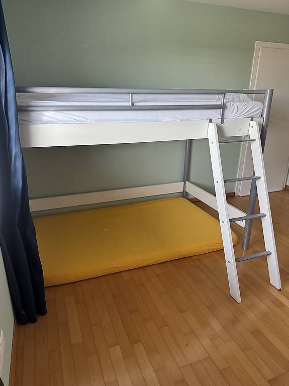 Lits: Hochbett Gratis – D'occasion à Wangen SZ par CND1203