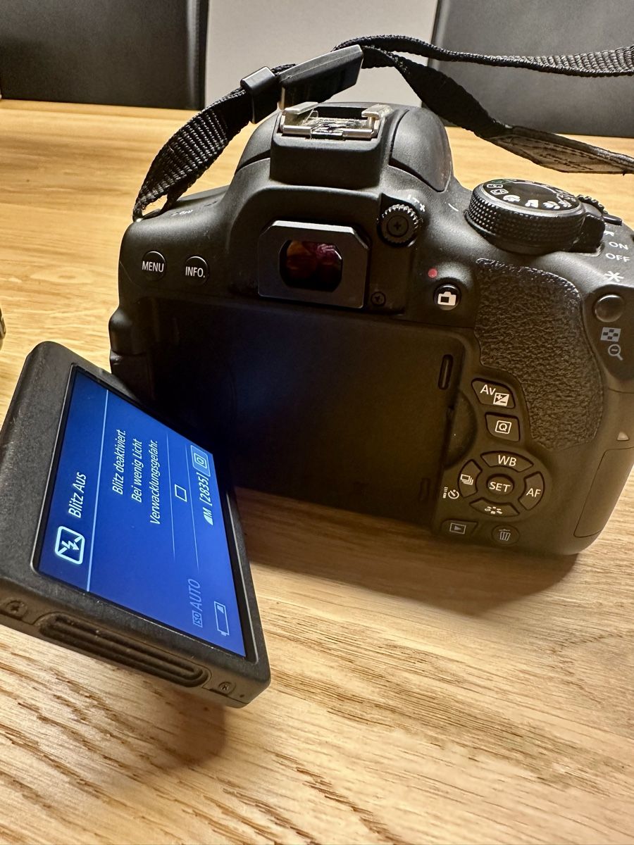 Canon Fotocamera: Canon EOS 750D Spiegelreflexkamera – Usato da Ottenbach venduto da il_x18 2