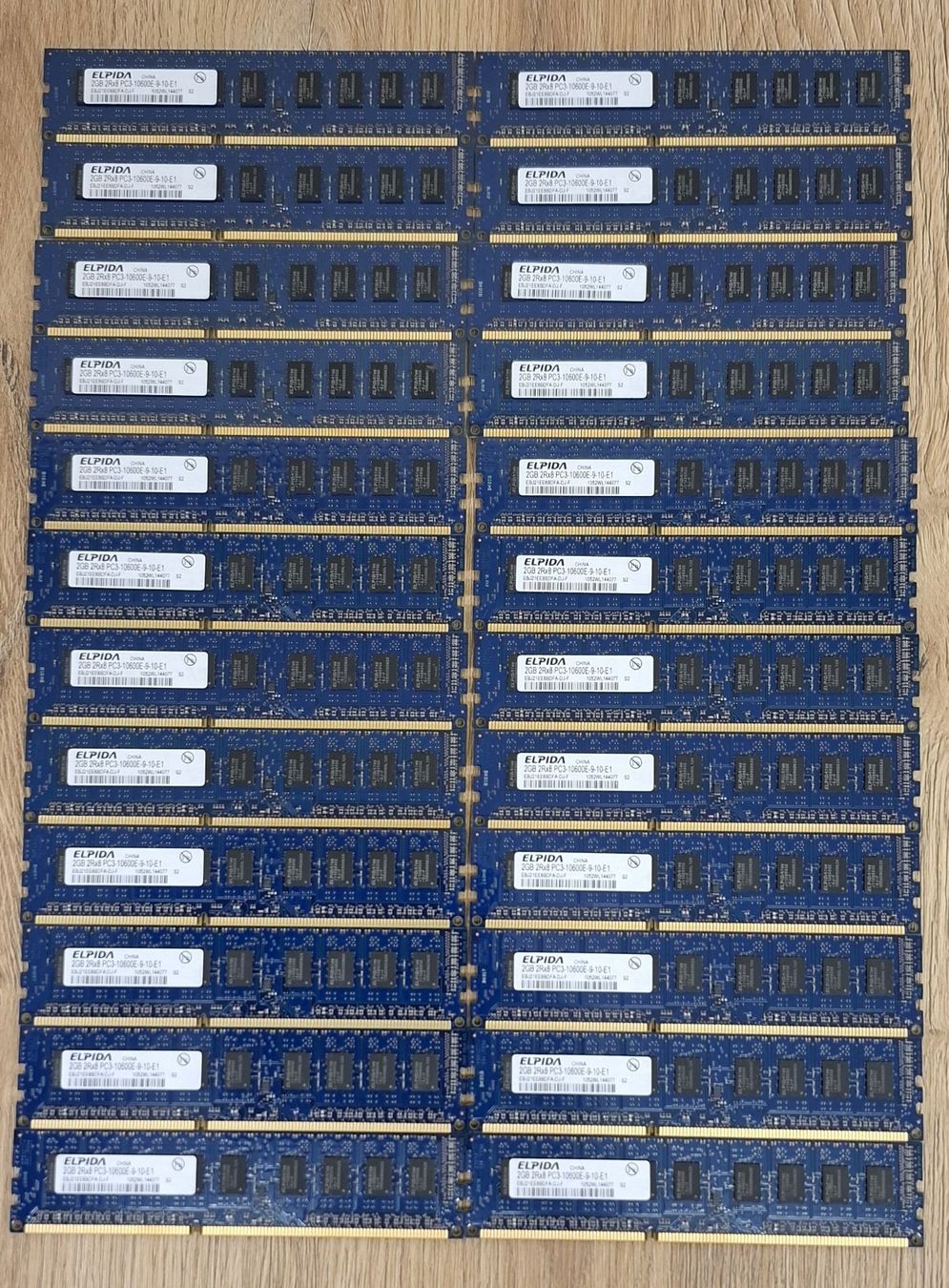 Memoria / RAM: 2 GB DDR3 240pin DIMM 1333 MTS für Server – Usato da Bern venduto da PGyg-CH