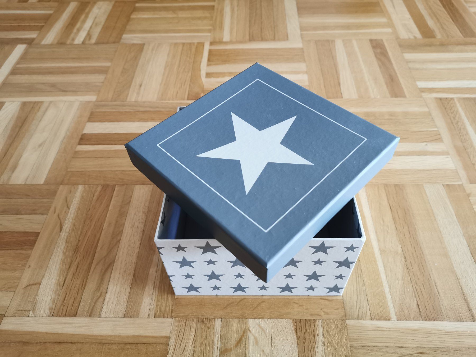 Tutte le decorazioni: Geschenkschachtel mit Deckel – Usato da Zürich venduto da Bluemex 2