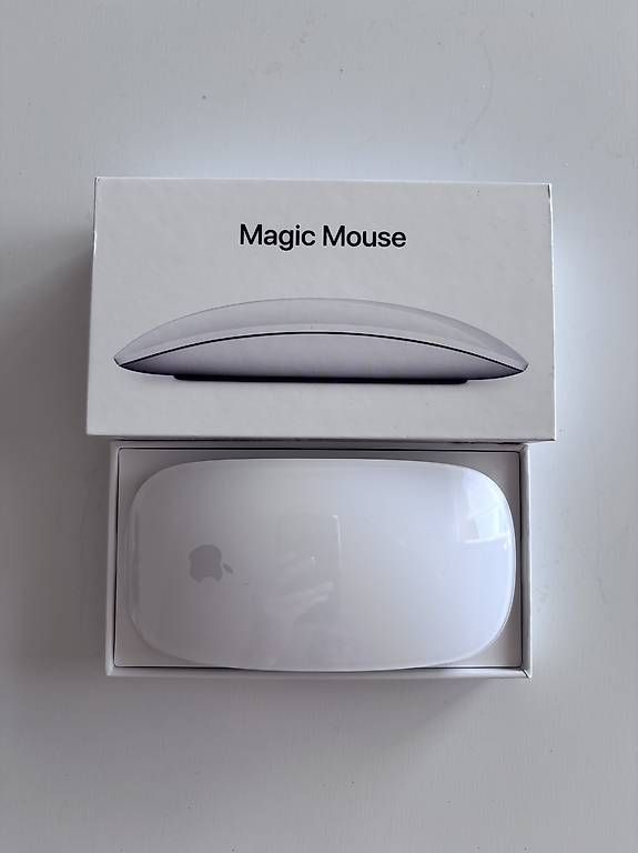 Souris: Apple  Magic Mouse – Neuf avec emballage d'origine à Chavornay par StVanessaCH 1
