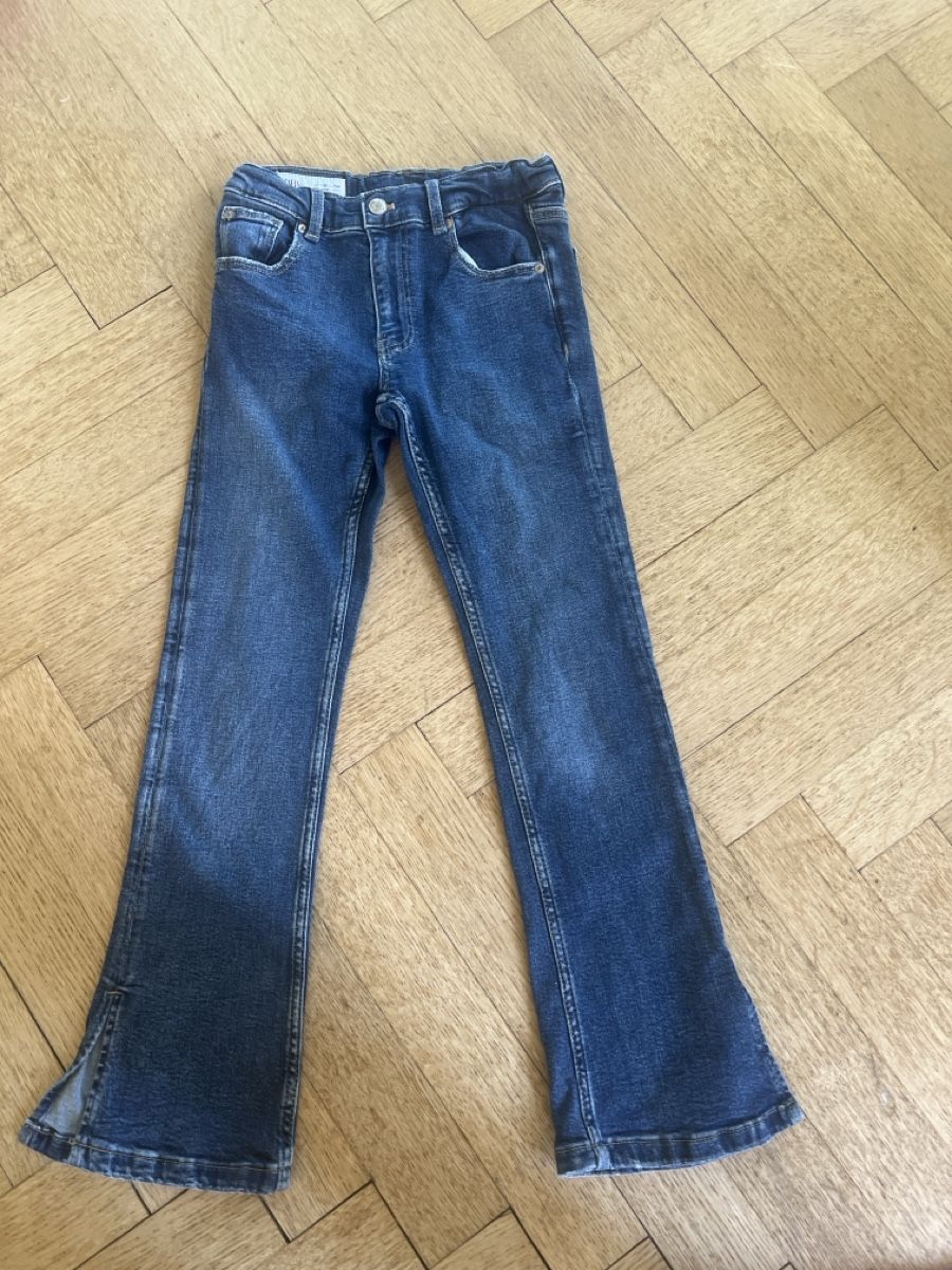 Zara Pantalons: Jeans Zara 152 – D'occasion à Beinwil am See par brigittehug