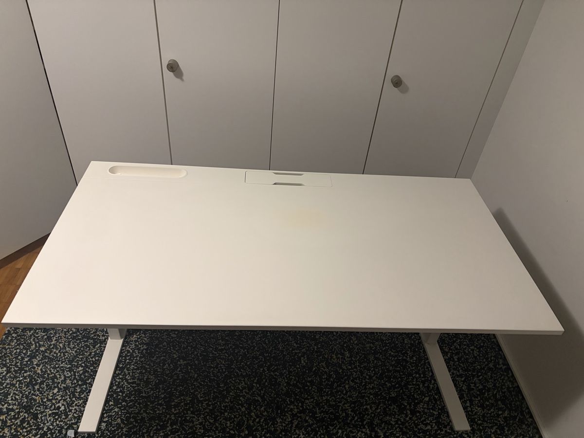 Scrivanie: Büro Pult (iKea MITTZON) – Usato da Neuheim venduto da SF2004