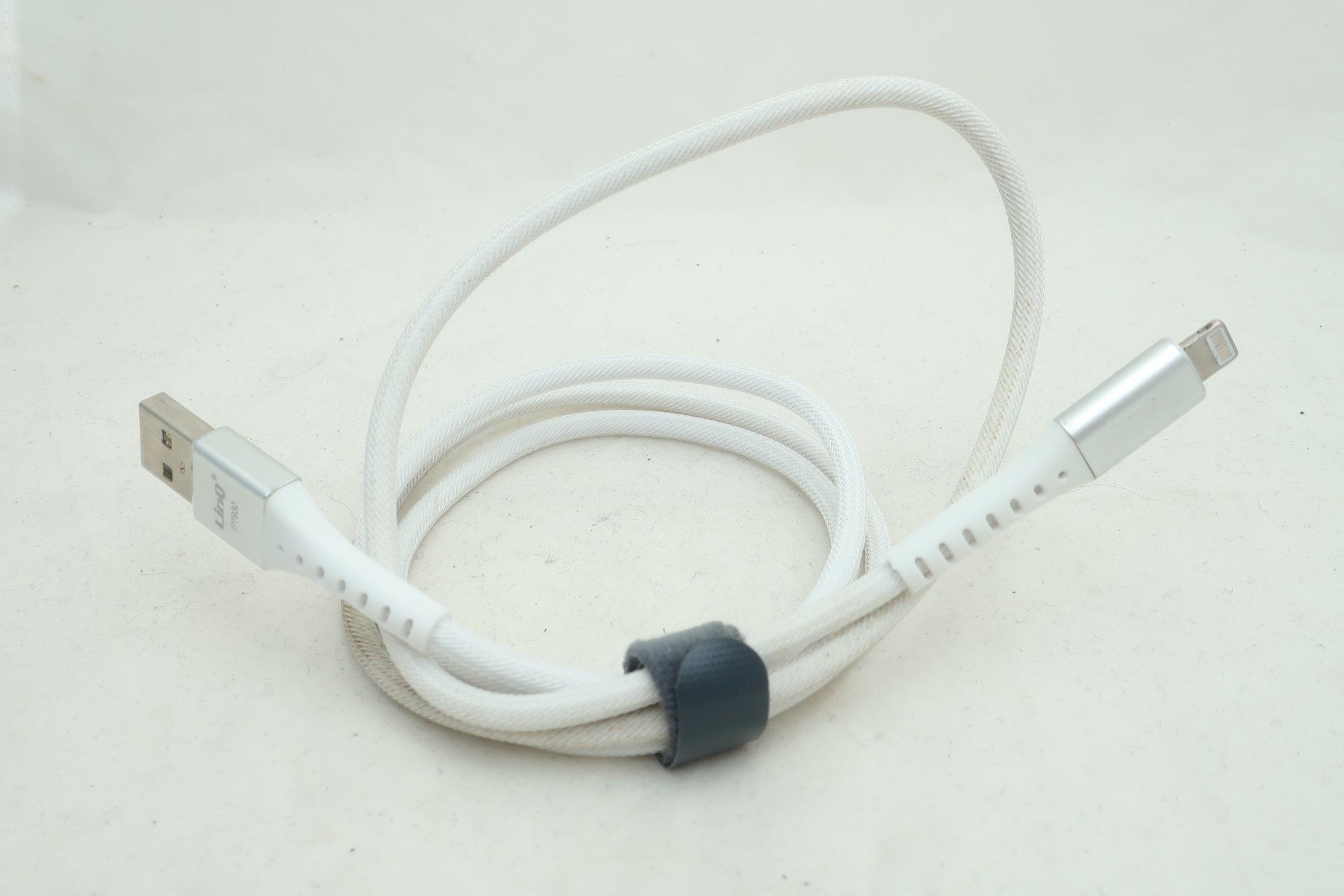 Apple Câbles: HEUTE Apple iPhone Ladekabel USB A - Lightning LinQ 1.2m – D'occasion à Zürich par dnk_nrd8