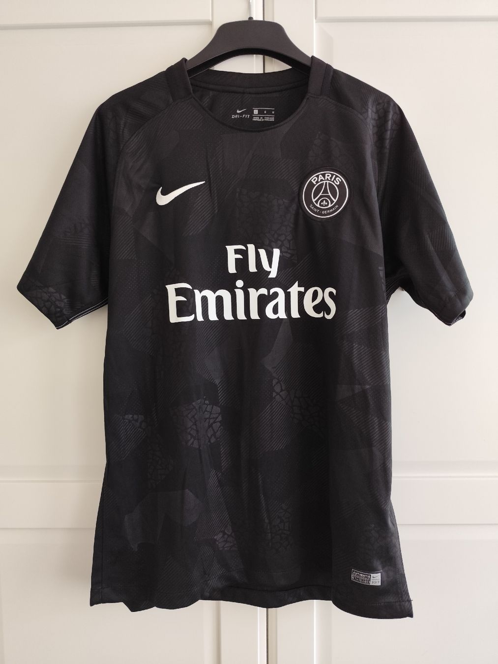 Nike Maillots de corps & Pantalons: PSG Trikot 2017 Schwarz NEU – Neuf avec emballage d'origine à Baar par sebi.l