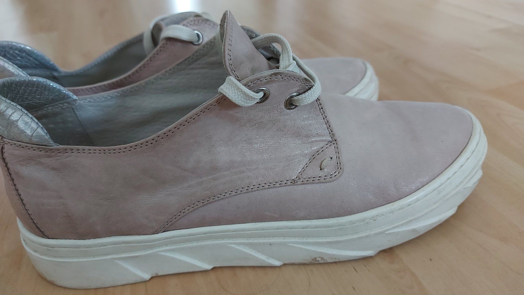 Adidas Scarpe da donna: Adidas Schuhe Altrosa gr.40 – Usato da Nebikon venduto da Draga25 2