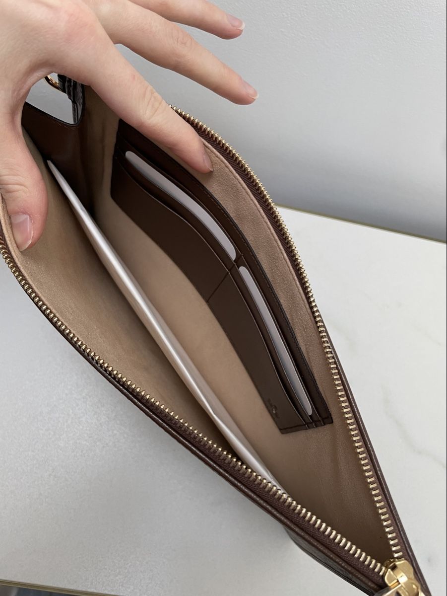 Gucci Borse: NEW Gucci pouch Supreme GG Azalea – Nuovo e nell'imballaggio originale da Vacallo venduto da kellyyy 2