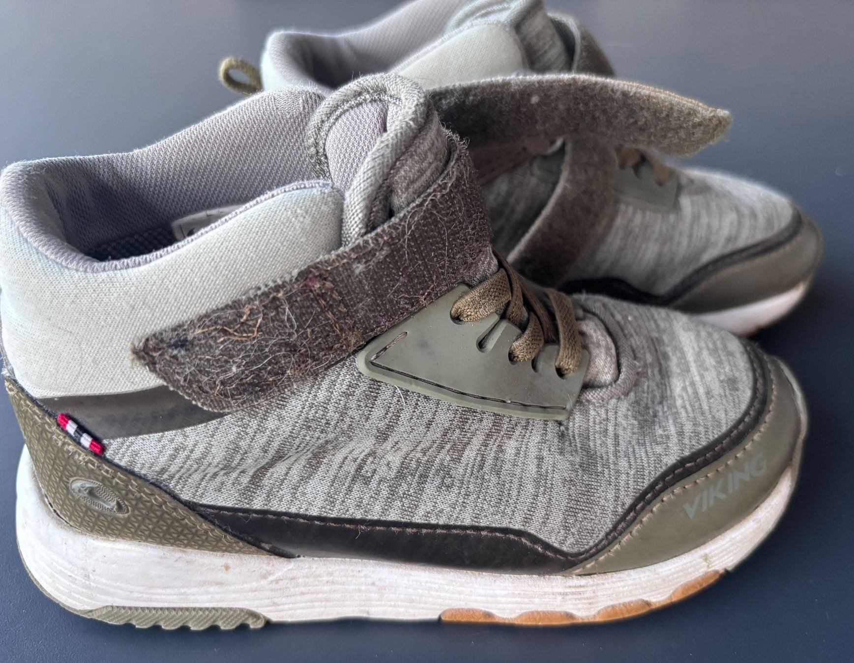 Viking Scarpe per ragazzi: Viking Kinder Schuhe, Grösse 27 – Usato da Brugg AG venduto da tsannen 1