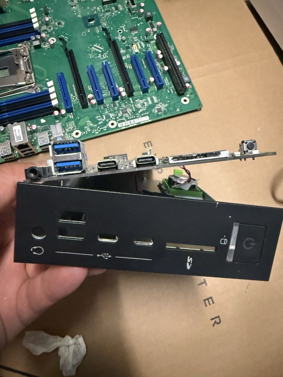 Fujitsu Cartes mère: Fujitsu Mainboard D3488-A3 mit Kuehler und  Frontpanel – D'occasion à Oensingen par aziri123 9