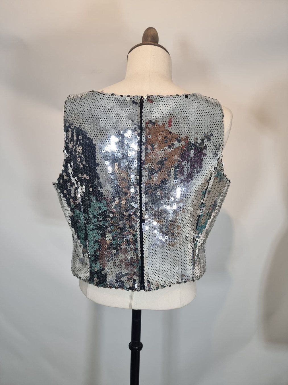 Top: Moschino Cheap and Chic Pailettentop – Usato da Zürich venduto da ANU-AnimalsNeedUs 2
