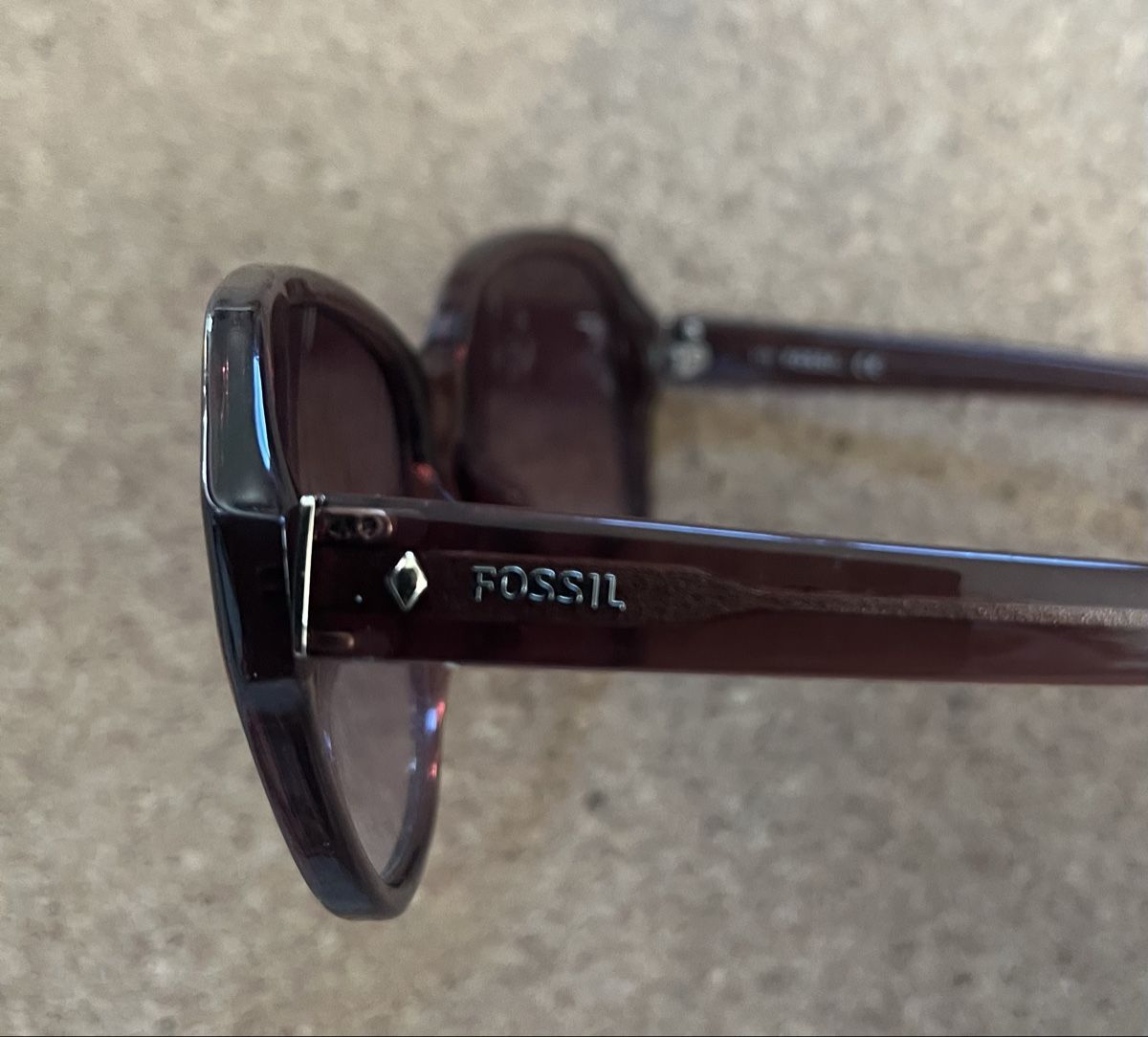 Fossil Occhiali & Lenti: Fossil Statement Sonnenbrille violettbraun – Usato da Zuchwil venduto da MLV92 2