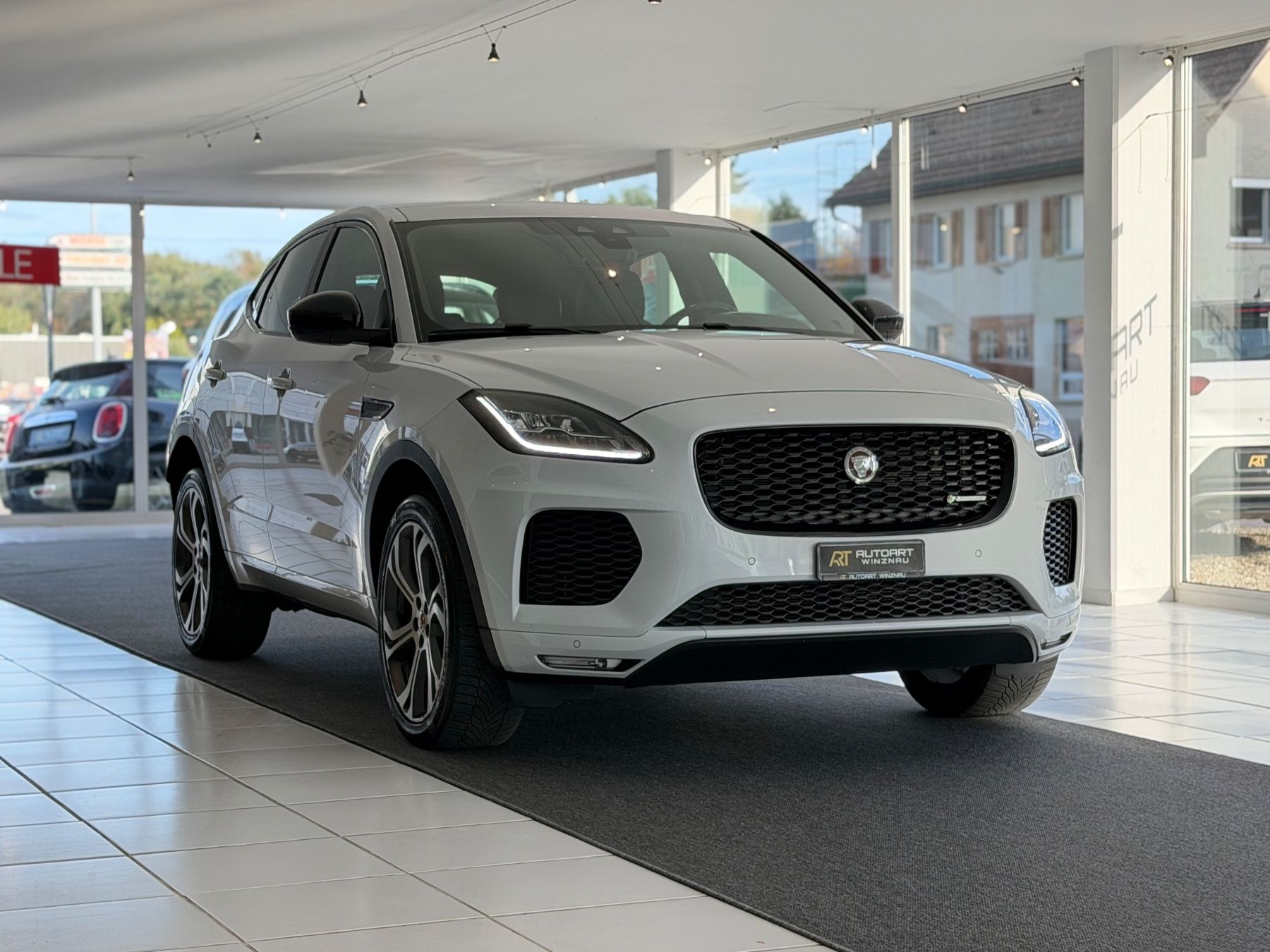 Jaguar Autos: JAGUAR E-Pace 2.0 P250 First Edition R-Dynamic SE AWD – Gebraucht aus Winznau von Autoart-Winznau 2