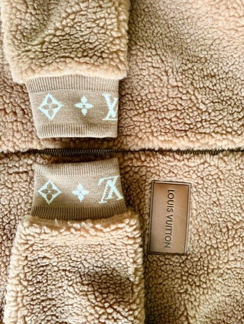 Louis Vuitton Giacche: Louis Vuitton Leather Patch Fleece Blouson - Braun – Nuovo (secondo la descrizione) da Dübendorf venduto da kerstinbrisbane 6