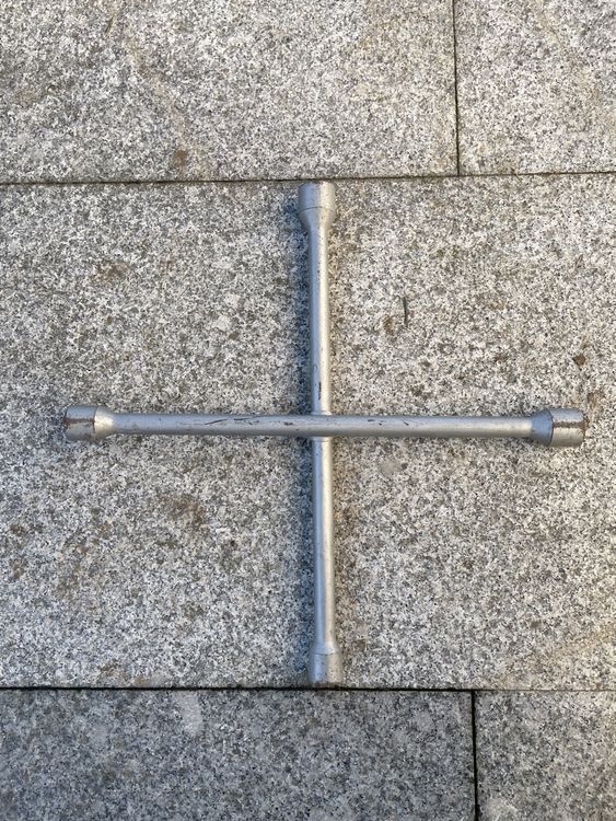 Miosugo Wasserzählerschlüssel - 4-fach Werkzeug T-Griff Verstellbar