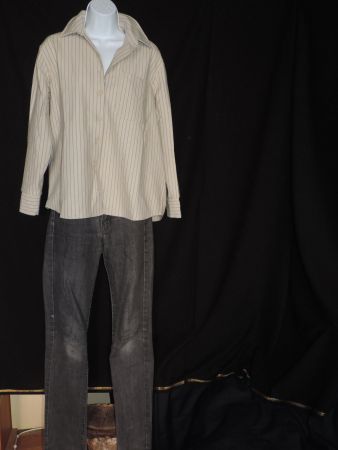 ensemble jeans noir et chemise beige rayé