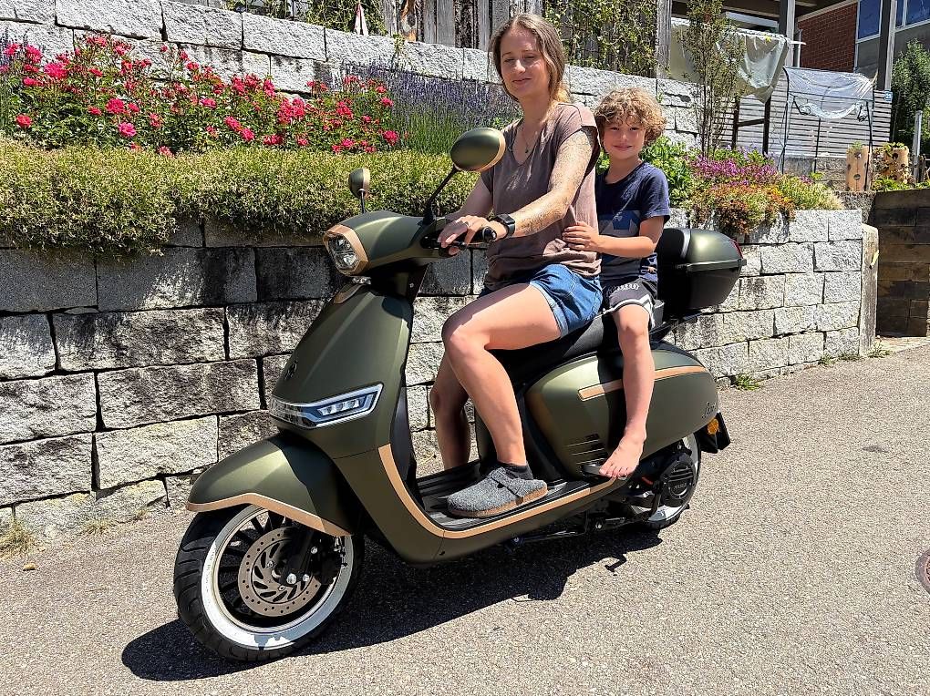 Scooter: E-Roller 125ccm ab 16 Jahren  – Usato da Rothenfluh venduto da inf_j5cc 2