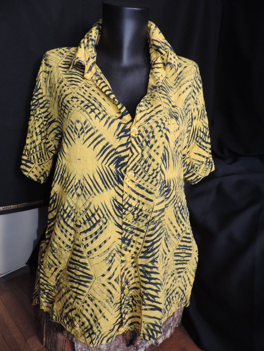 Blusen: blouse jaune tropicale Luna May – Gebraucht aus Genève von Axelle333 5