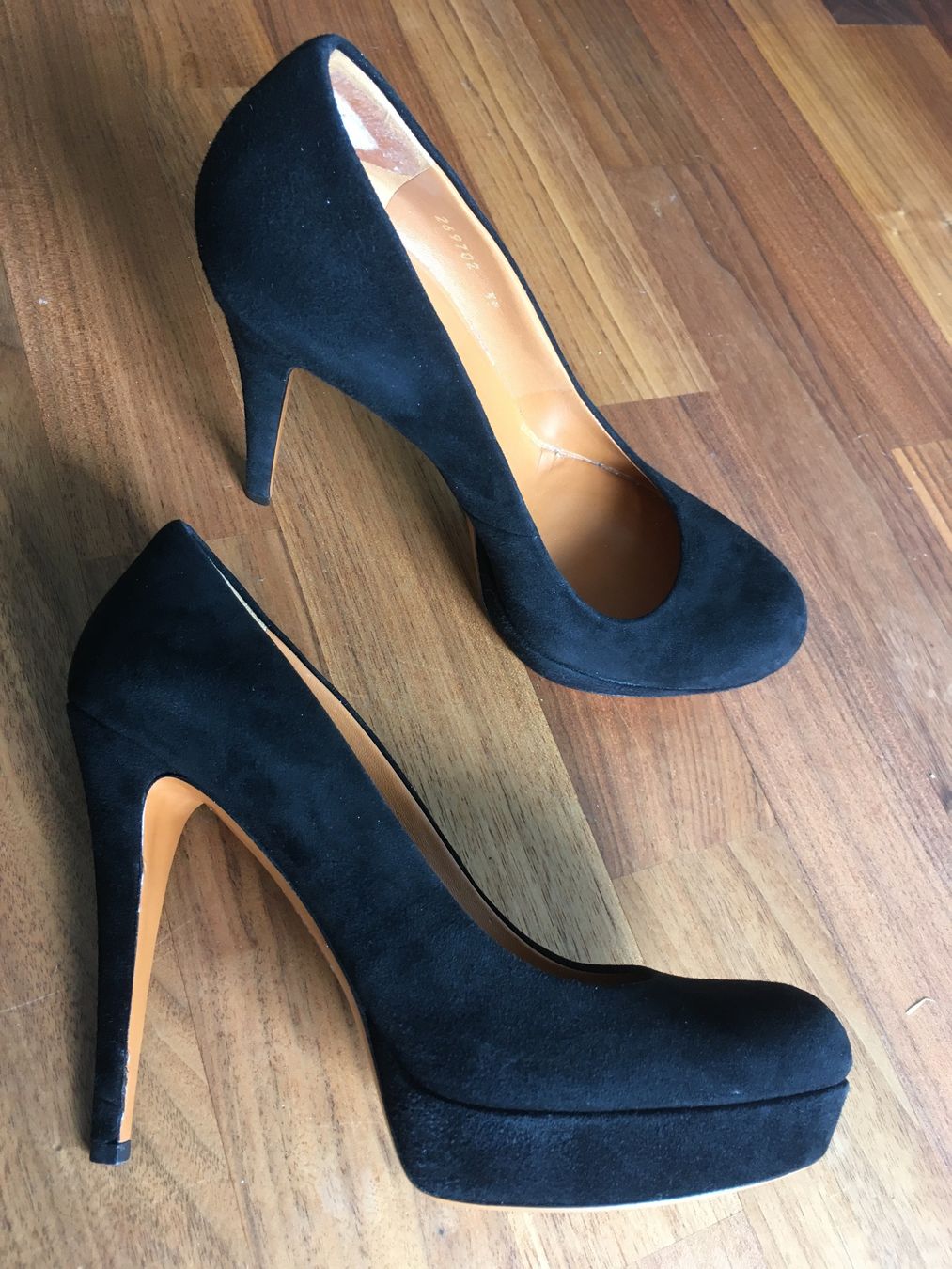 Gucci Damenschuhe: Gucci Pumps Leder Gr. 39 – Gebraucht aus Windisch von Lyudmila01